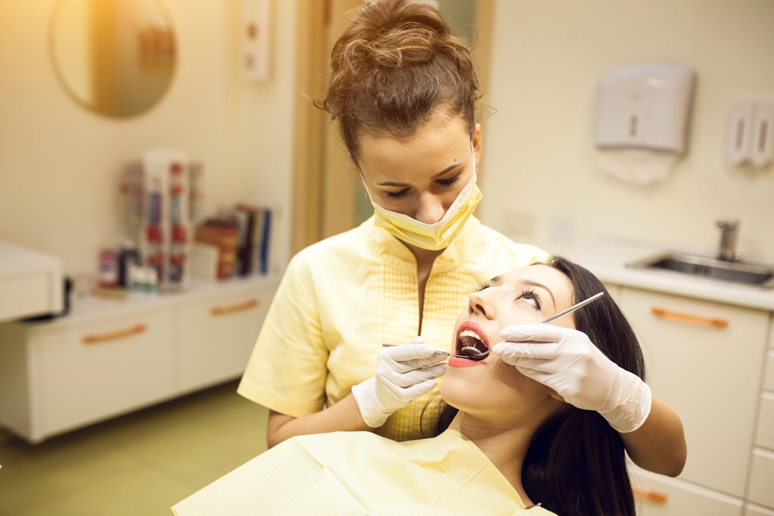 beauty-adult-caries-chair-canal